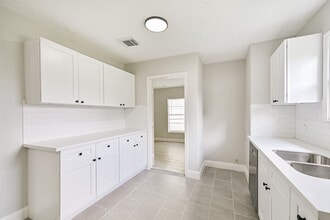 Building Photo - 5007 Northridge Dr