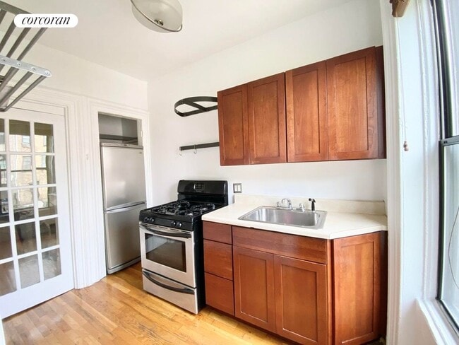 Building Photo - 21 Decatur St