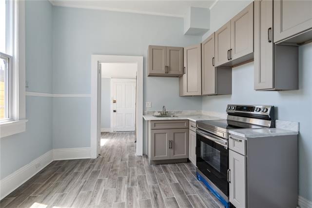 Kitchen - 8228 Burthe St