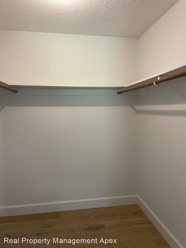 Foto del edificio - 4 br, 3 bath House - 900 Woodland West Dr.