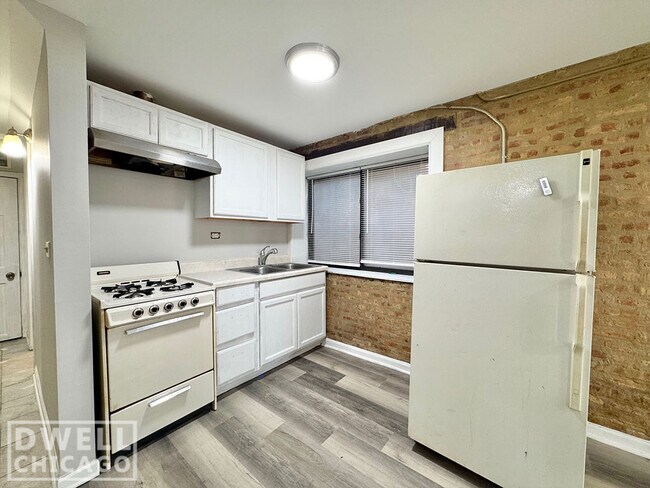 Foto del edificio - 2644 W Cermak Rd