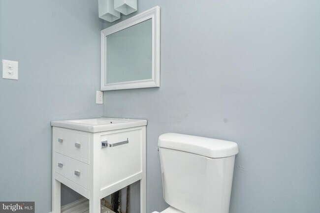 Building Photo - 1722 Aliceanna St