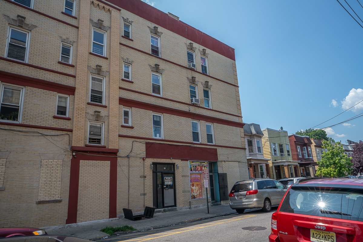 Primary Photo - 401 52nd St