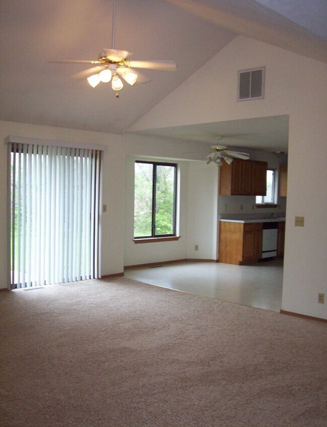 Foto del edificio - 3094 S Overhill Ct