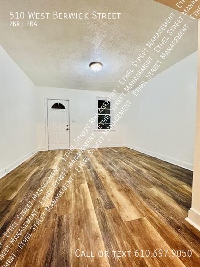 Foto del edificio - Newly-Renovated Home on the south side of ...