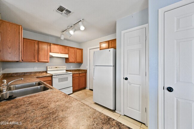 Building Photo - 22652 W Adams Dr