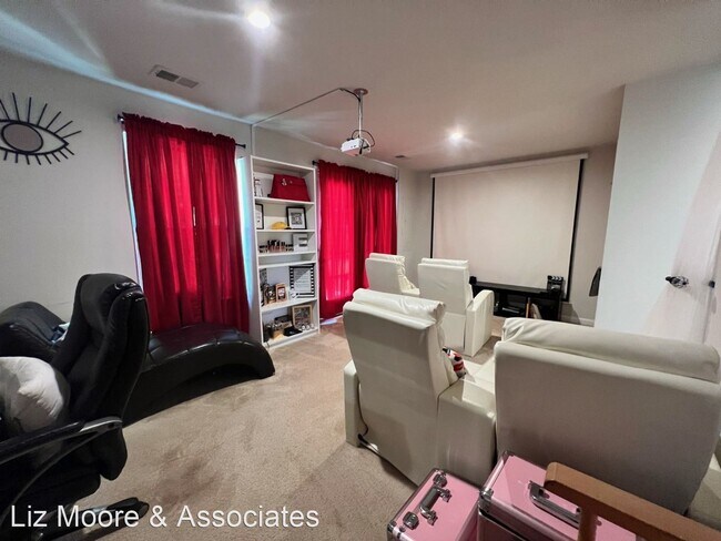 Building Photo - 3 br, 2.5 bath House - 106 McMormick Place