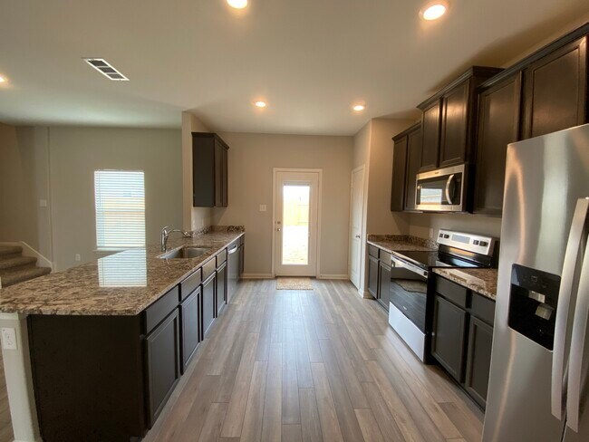 Foto del edificio - 112 Constitution St