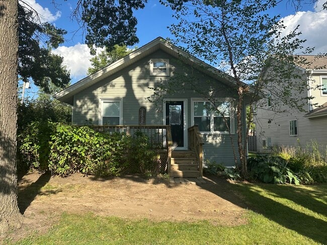 Building Photo - 812 Ridge Ave