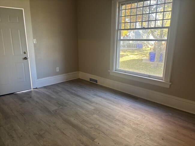 Foto del edificio - 1534 3rd Ave SE