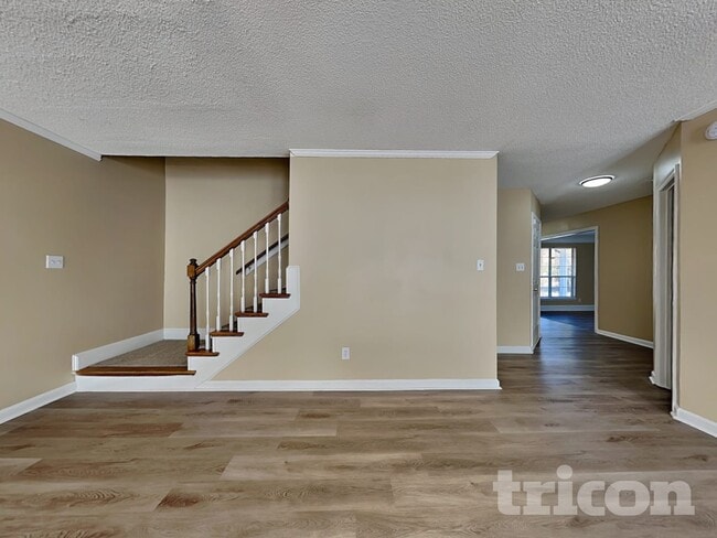 Building Photo - 3862 Live Oak Ln