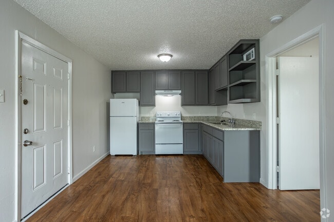 1BR, 1BA - 500SF - Kitchen/Dining Area - The Crossing Apartments