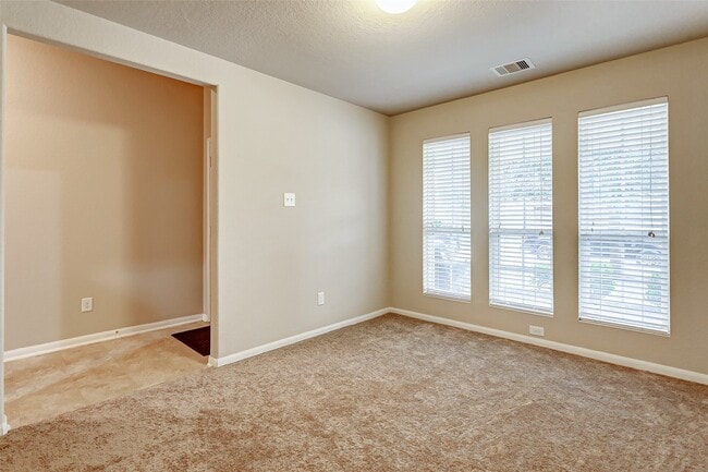 Building Photo - 10818 Chestnut Path Way