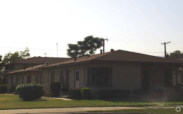Primary Photo - 121-137 N Wabash Ave