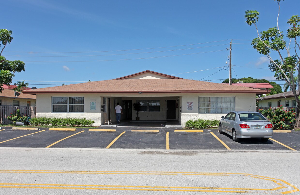 Foto del edificio - 3531 NW 5th Ter