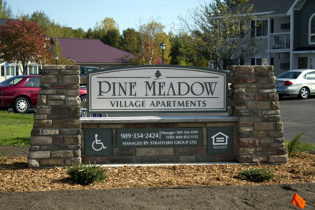 Foto del edificio - Pine Meadow Village Apartments