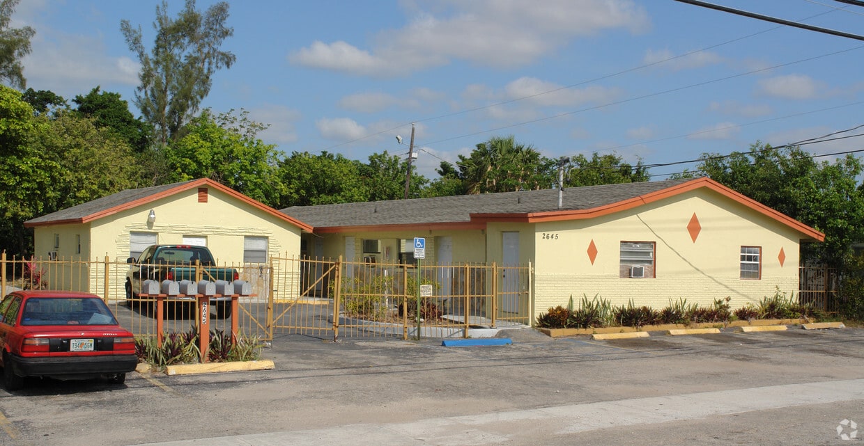 Building Photo - 2645 NW 21st Ave