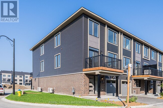 Building Photo - 524 Woodlily Private