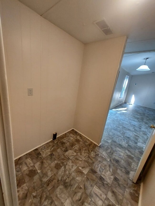 Foto del edificio - 1275 Mt Holly Rd