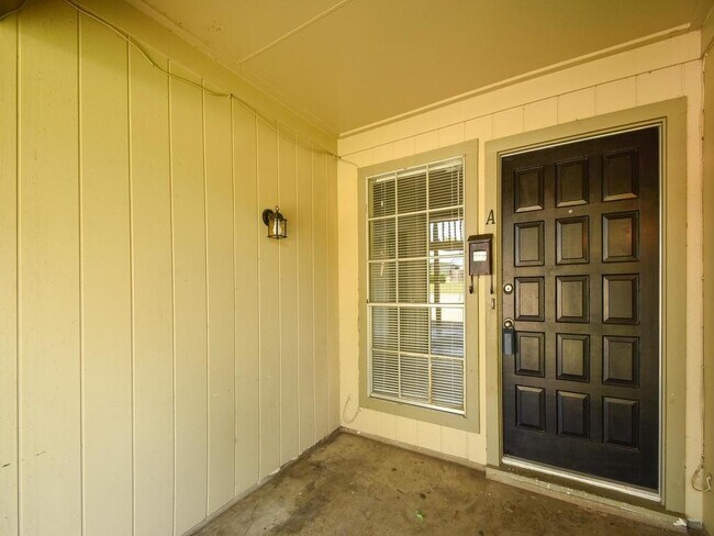 Foto del edificio - 9003 Little Walnut Pkwy