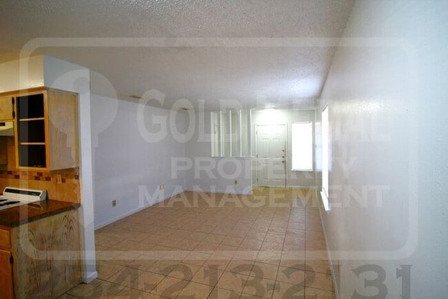 Building Photo - 2302 Hunt Dr