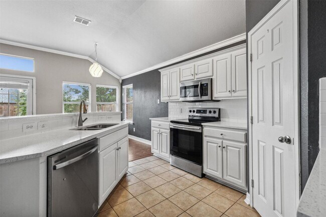 Foto del edificio - 7261 Decoy Ln