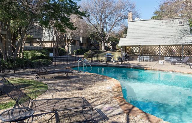 Foto del edificio - 7707 Meadow Park Dr