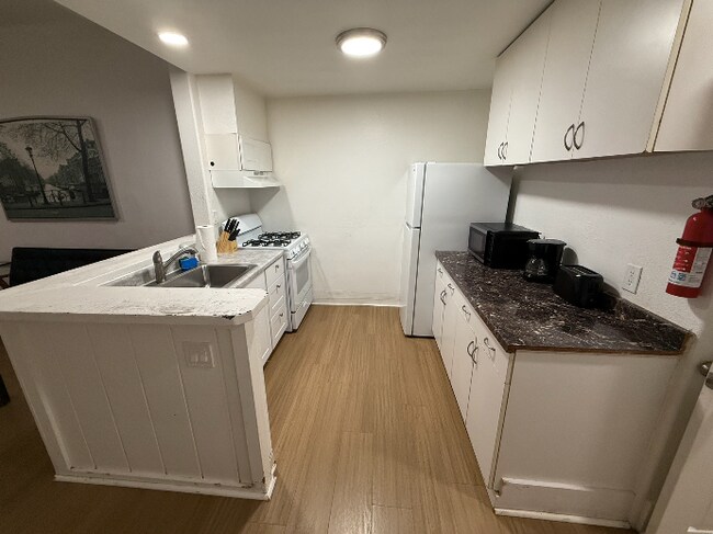 Foto del edificio - 304 E 4th St