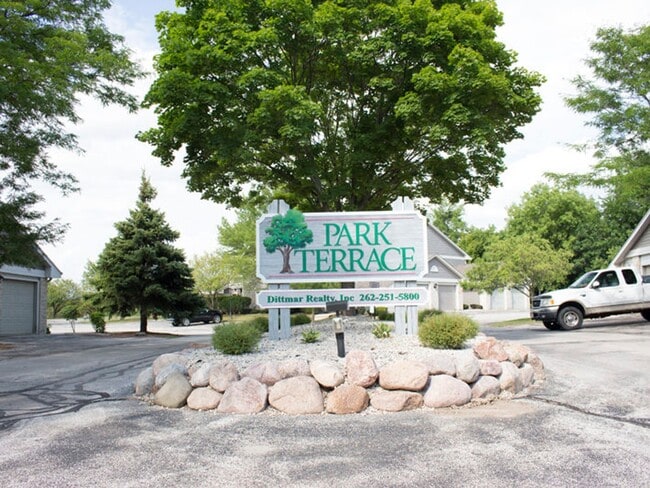 Building Photo - RENT SPECIAL - RENOVATED Condo Style Lower 1 Bedroom 1 Bathroom Apartment Available