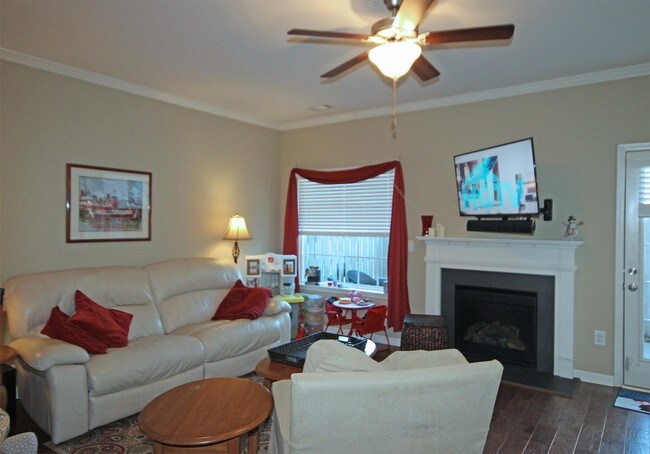 Building Photo - 185 Shady Grove Dr