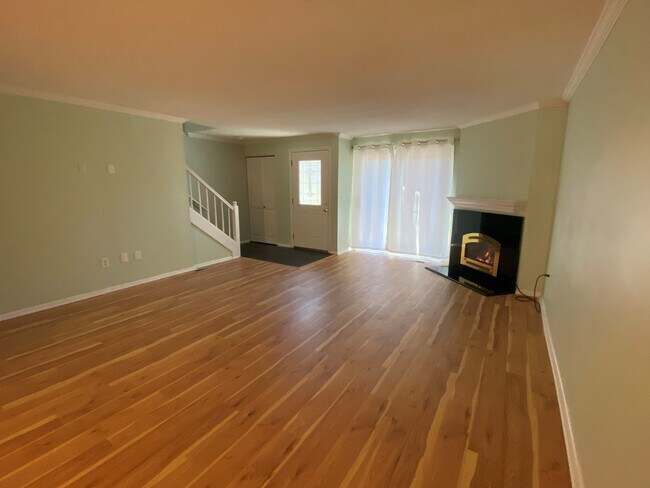 Building Photo - 23 Ives Hill Ct