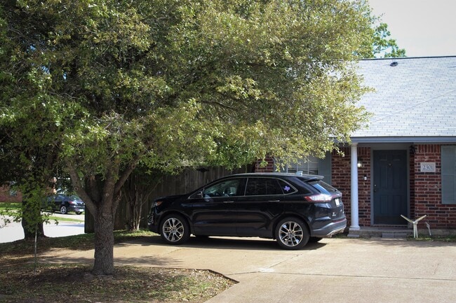 Photo - 2301 Pintail Ln House