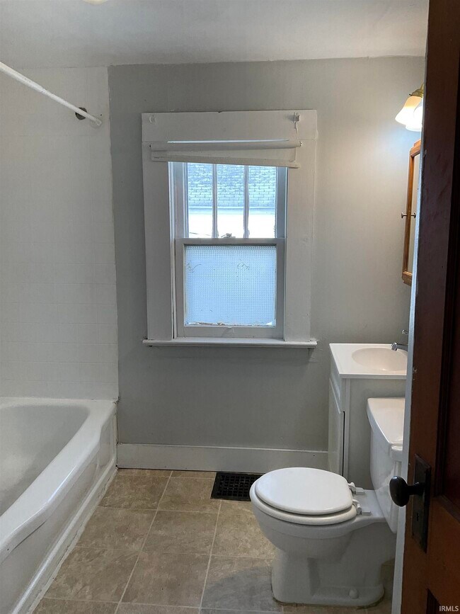 Foto del edificio - 1829 Hale Ave