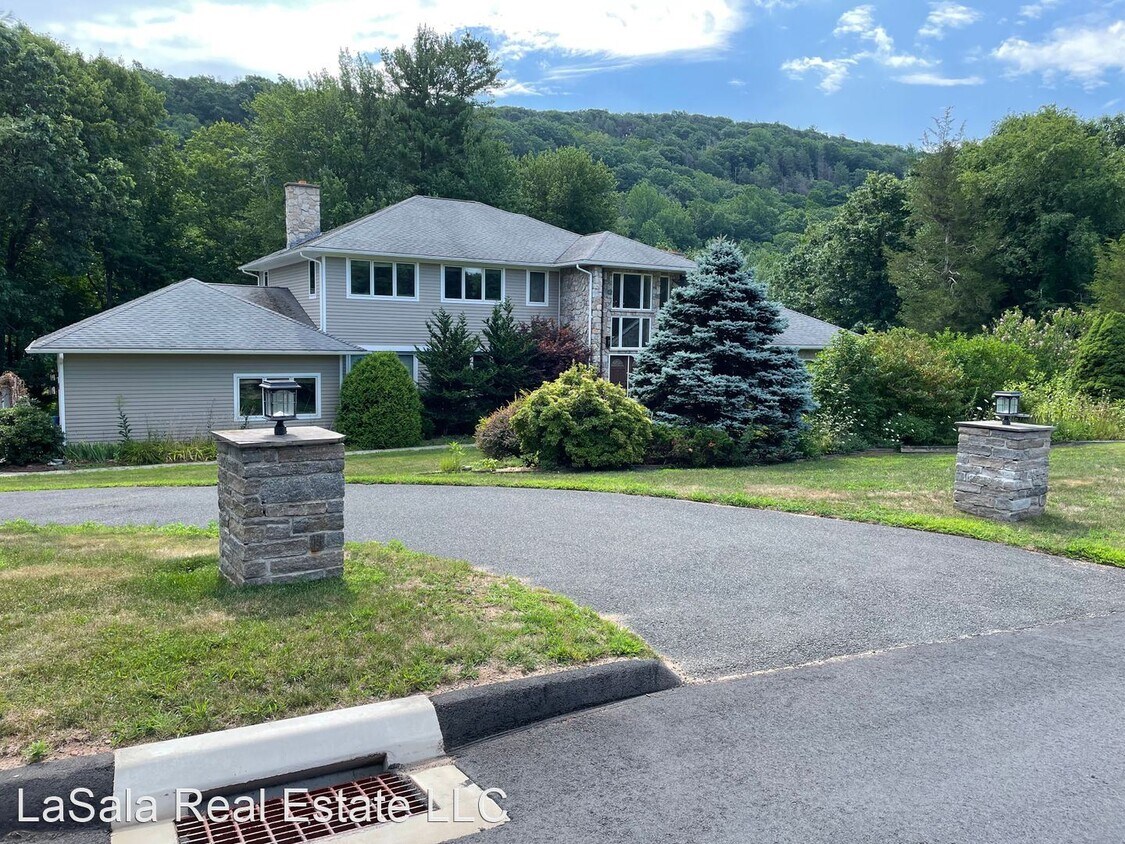 34 Hunting Ridge Dr, Simsbury, CT 06070 House Rental in Simsbury, CT