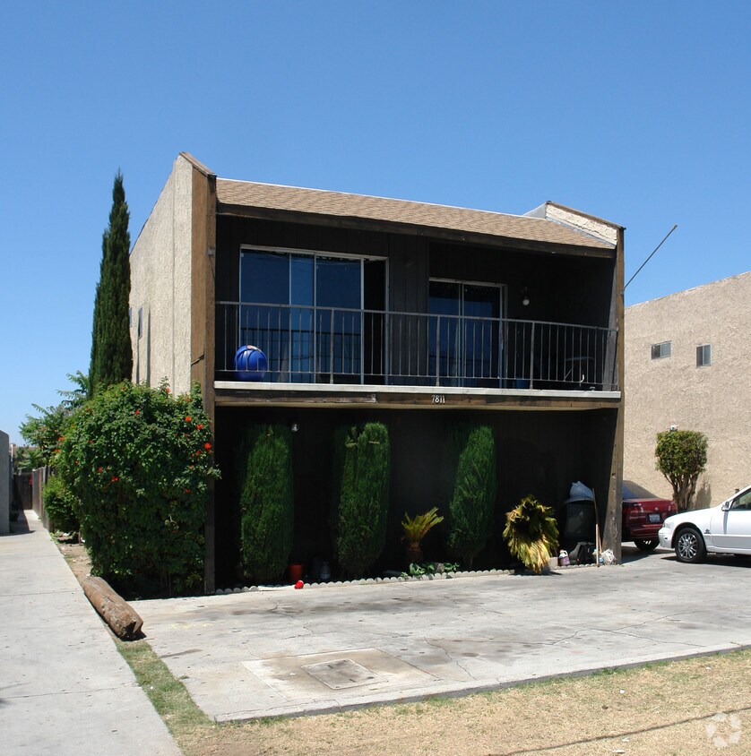 Building Photo - 7811 Sycamore Ave