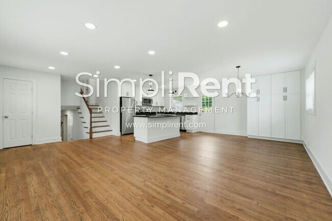Foto del edificio - Beautifully Renovated 4 Bedroom Home for Rent in Decatur!
