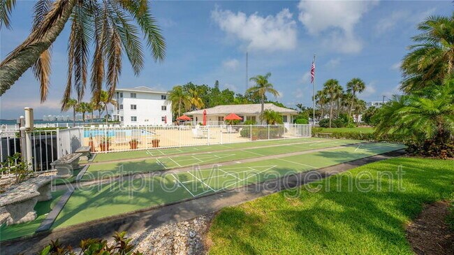 Building Photo - 771 John Ringling Blvd