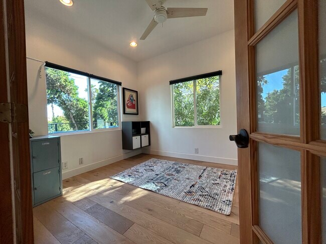 Bedroom/Office - 3663 Roberta St