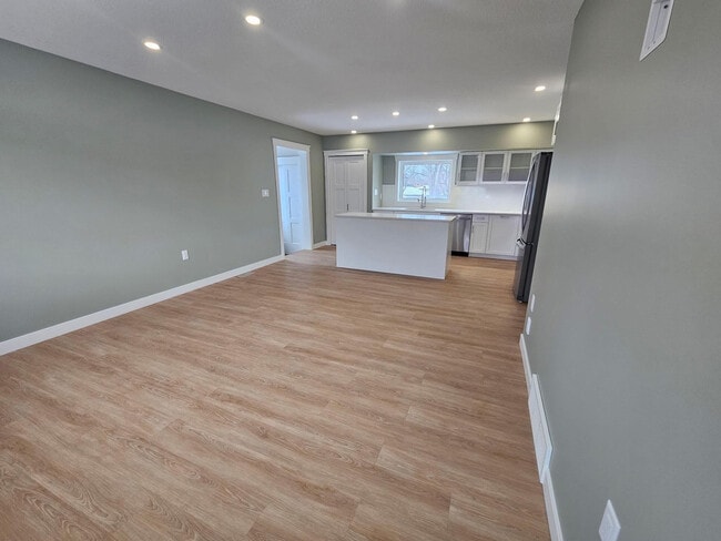 Building Photo - 3039 Whitmore Ave