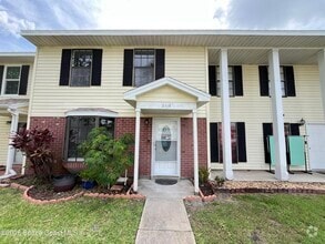 Building Photo - 2116 Manor Dr NE