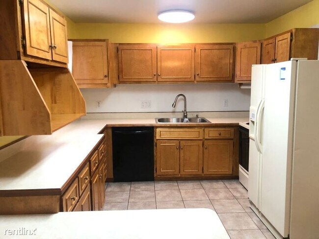 Building Photo - 3 br, 1.5 bath House - 1783 Roth Hill Dr