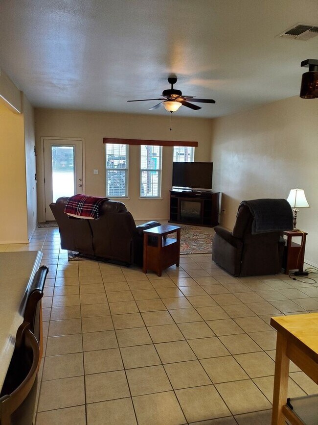 Building Photo - Charming 1BR Barndominium in Brackettville on Fort Clark Springs