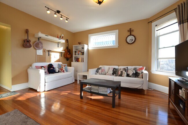 Foto del edificio - 4bed 2bath in Waltham 9/1