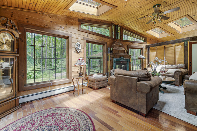 Great Room (Gas Fireplace) - 595 Emerys Bridge Rd