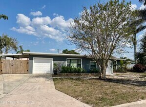 Building Photo - 401 1st Ave