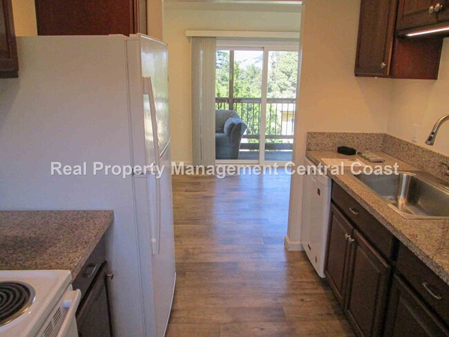 Foto del edificio - AVAILABLE AUGUST - Spacious SLO Townhome C...