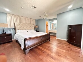 Building Photo - 10902 Bob White Dr