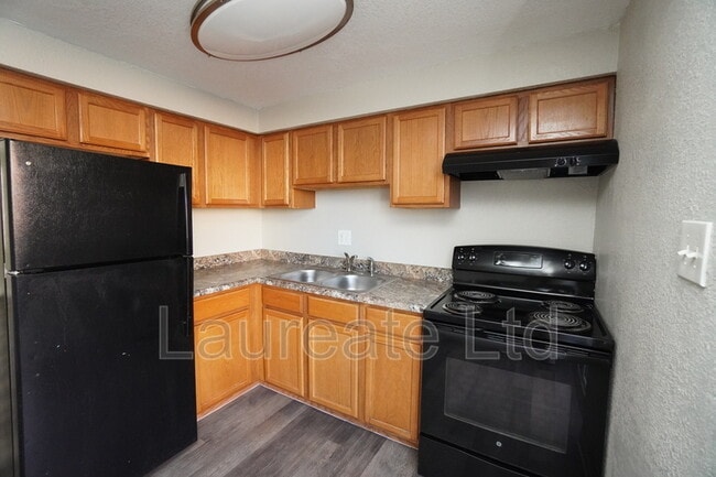 Building Photo - 10521 W 7th Pl