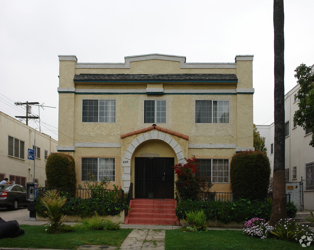 Building Photo - 4307 Clinton St