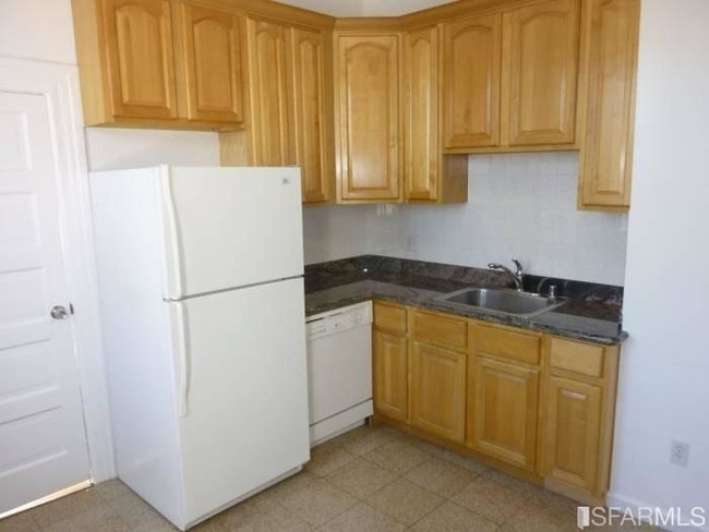 Building Photo - 388 Capp St
